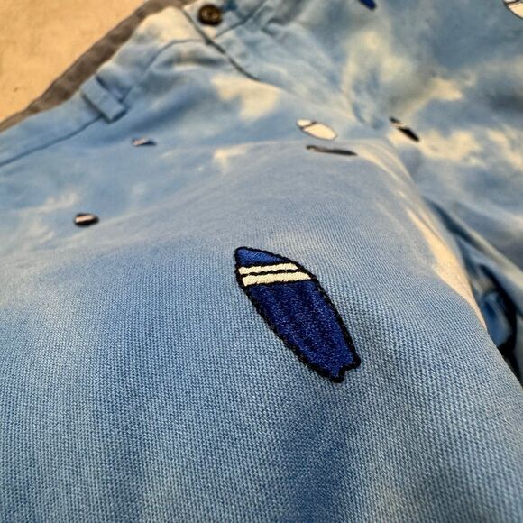 Vineyard Vines Size 34 Embroidered Surfboard Ocean Sky Tie Dye Blue Shorts - Picture 5 of 6
